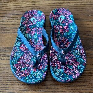 Olukai Womens Size 6 Colorful Patterned Flip Flops